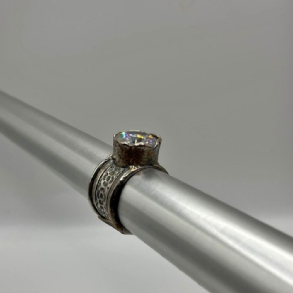 Sold - Picture 3 of 11
